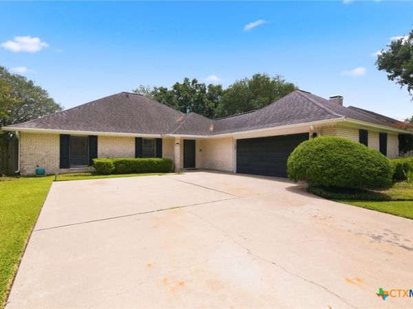 209 Champions Row , Victoria, TX 77904