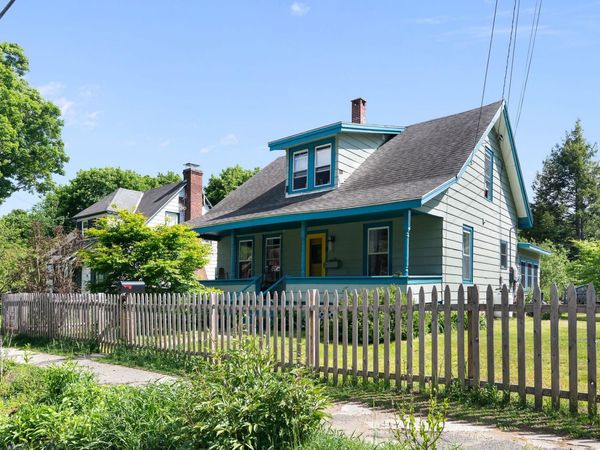 82 Oak Grove Avenue, Brattleboro, VT 05301