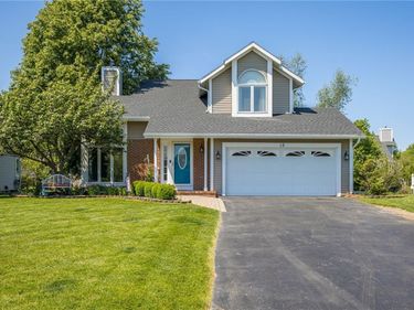 12 Hayfield, Pittsford, NY 14534