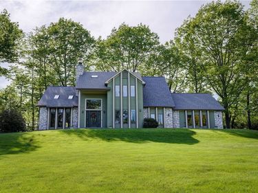 11 Birchstone Hill Road, Rush, NY 14543