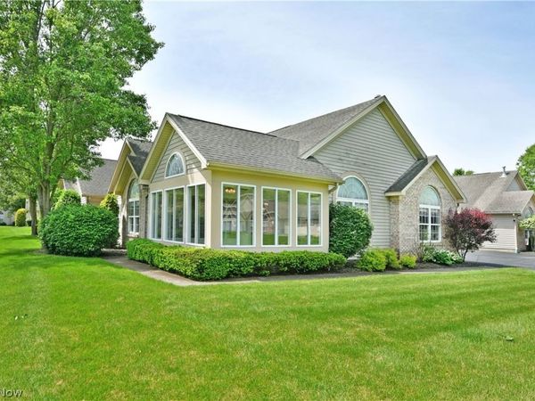 1103 Willow Brook Drive NE, Warren, OH 44483