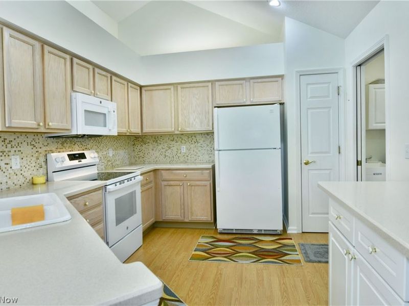 1103 Willow Brook Drive NE, Warren, OH 44483 Photo 14