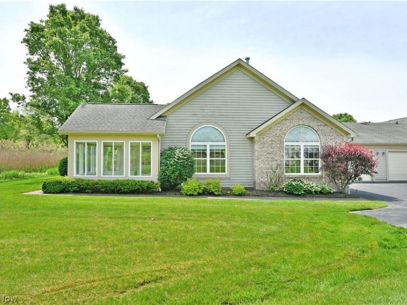 1103 Willow Brook Drive NE, Warren, OH 44483 Photo 2