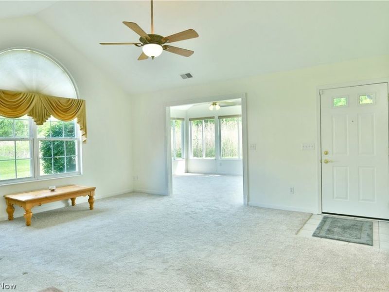 1103 Willow Brook Drive NE, Warren, OH 44483 Photo 5