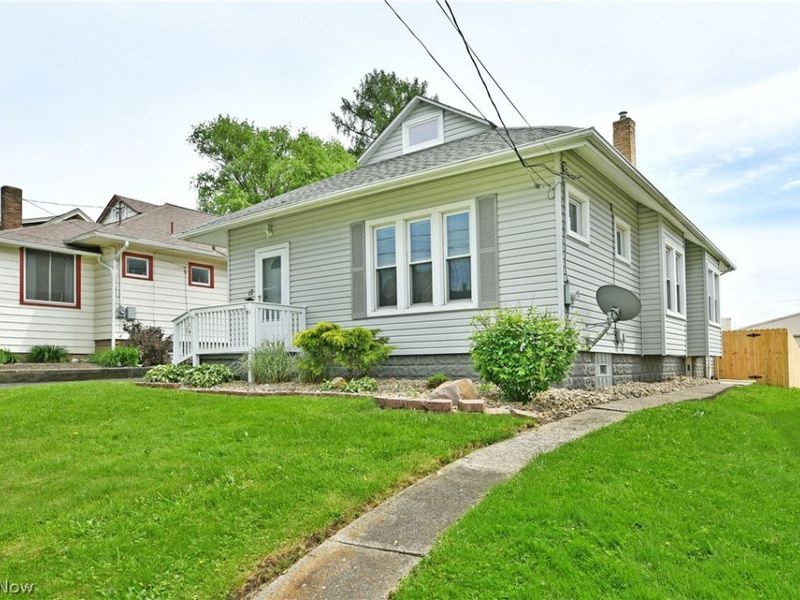 17 E Prospect Street, Girard, OH 44420 Photo 2