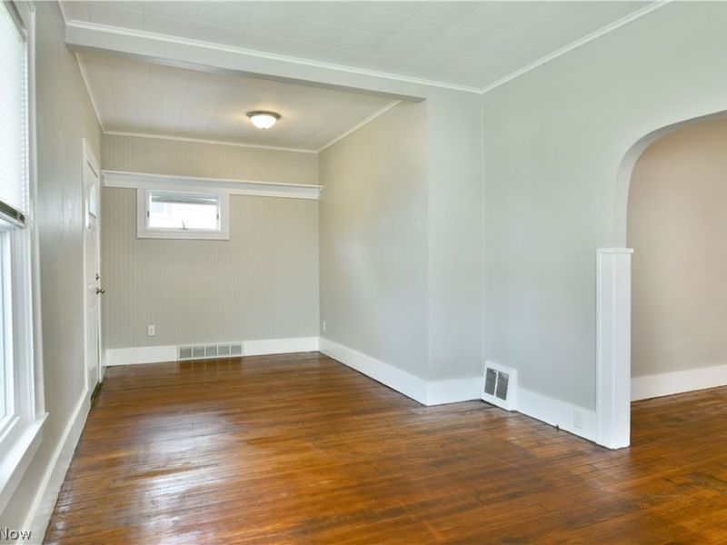 17 E Prospect Street, Girard, OH 44420 Photo 4