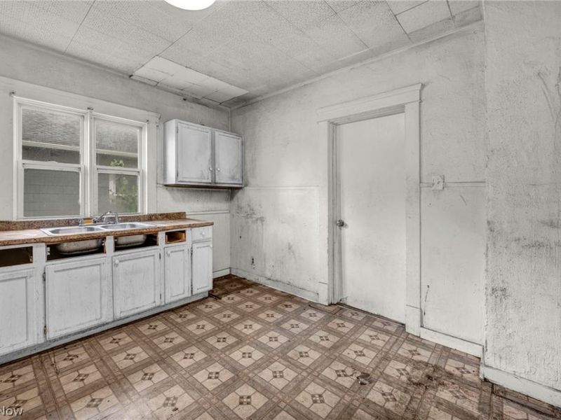 132 Irondale Street, Elyria, OH 44035 Photo 7