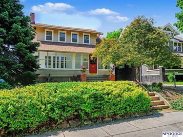 4813 Douglas Street , Omaha, NE 68132
