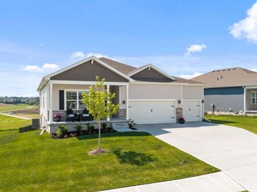 17613 Rose Lane Road, Omaha, NE 68136
