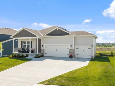 17613 Rose Lane Road , Omaha, NE 68136