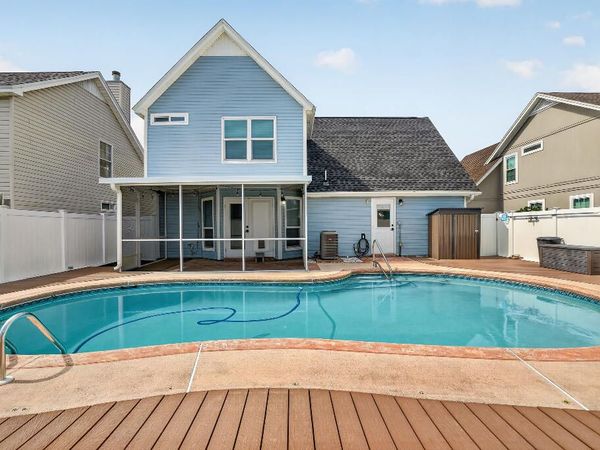 402 Sandy Ridge Circle, Mary Esther, FL 32569