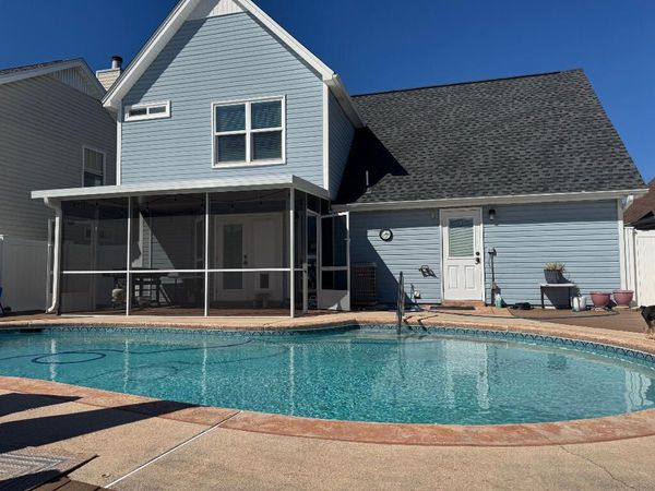 402 Sandy Ridge Circle, Mary Esther, FL 32569