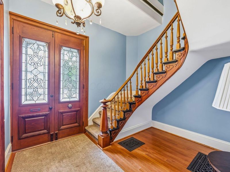 78 W Lincoln Avenue, Delaware, OH 43015 Photo 3