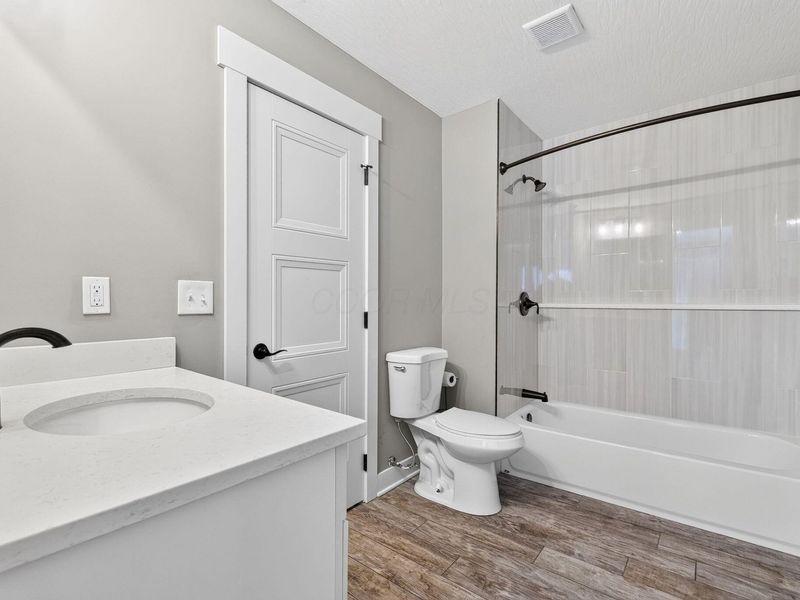 176 E Weber Road, Columbus, OH 43202 Photo 107