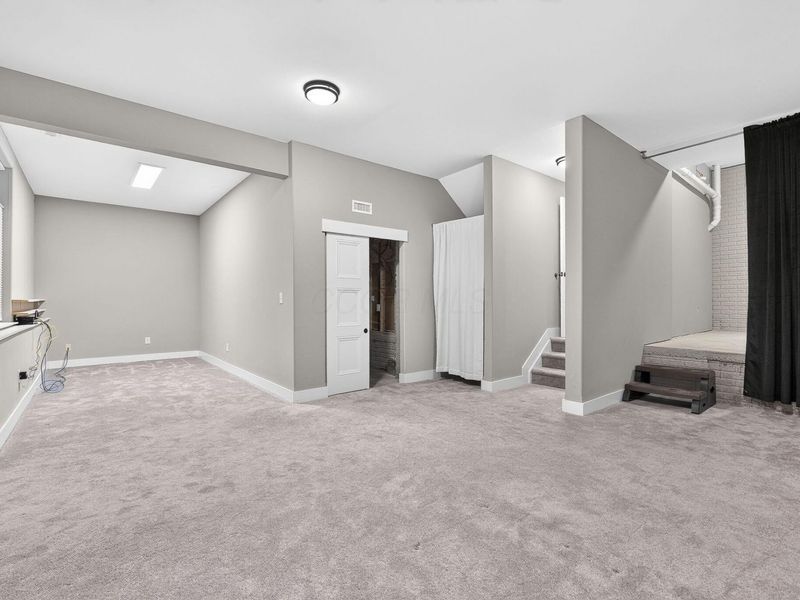 176 E Weber Road, Columbus, OH 43202 Photo 123