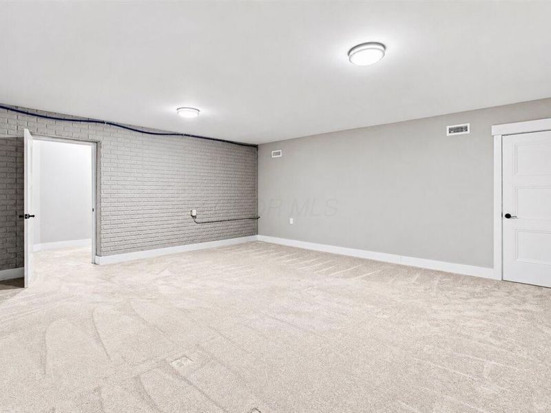 176 E Weber Road, Columbus, OH 43202 Photo 41