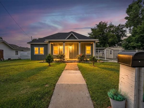 403 13th Street , Mineral Wells, TX 76067