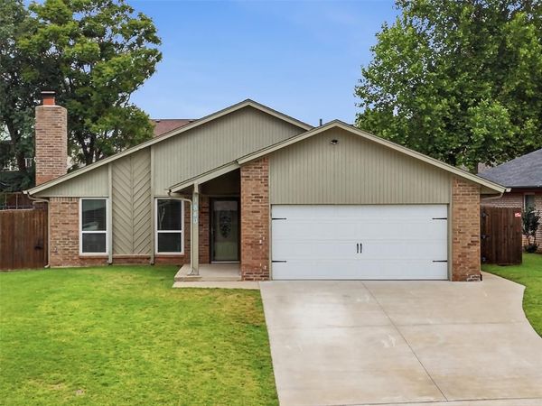 1840 Greenway Avenue, Yukon, OK 73099