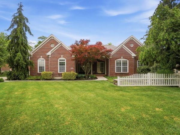 5594 Crestwood Drive, Mason, OH 45040