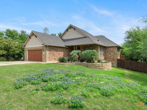 2402 Twin Ridge Court , Belton, TX 76513