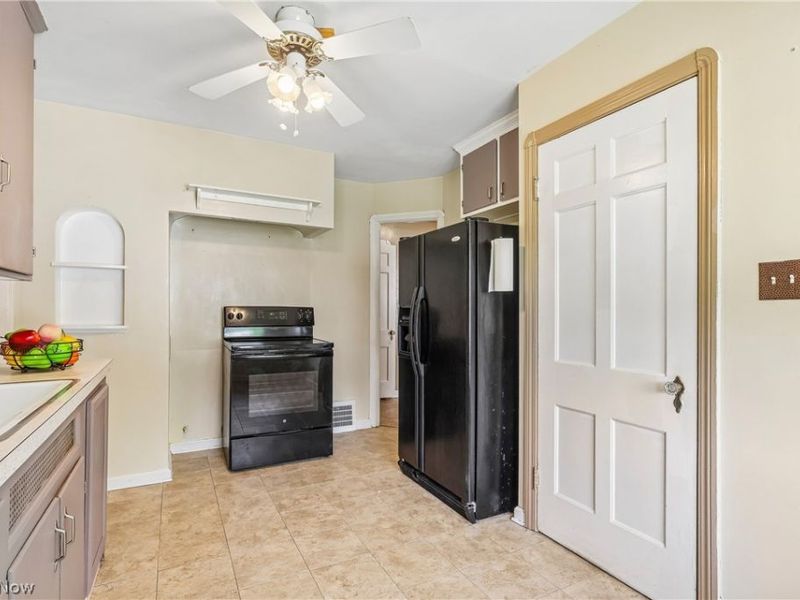 6595 York Road, Parma Heights, OH 44130 Photo 11