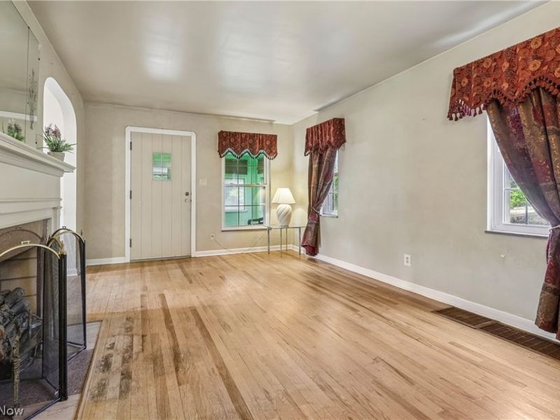 6595 York Road, Parma Heights, OH 44130 Photo 6