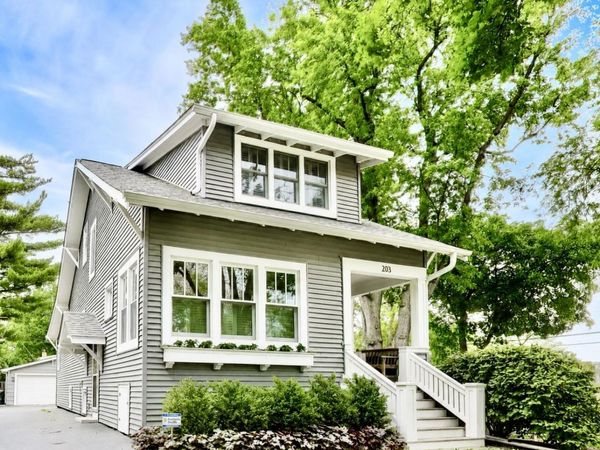 203 N Haddow Avenue , Arlington Heights, IL 60004