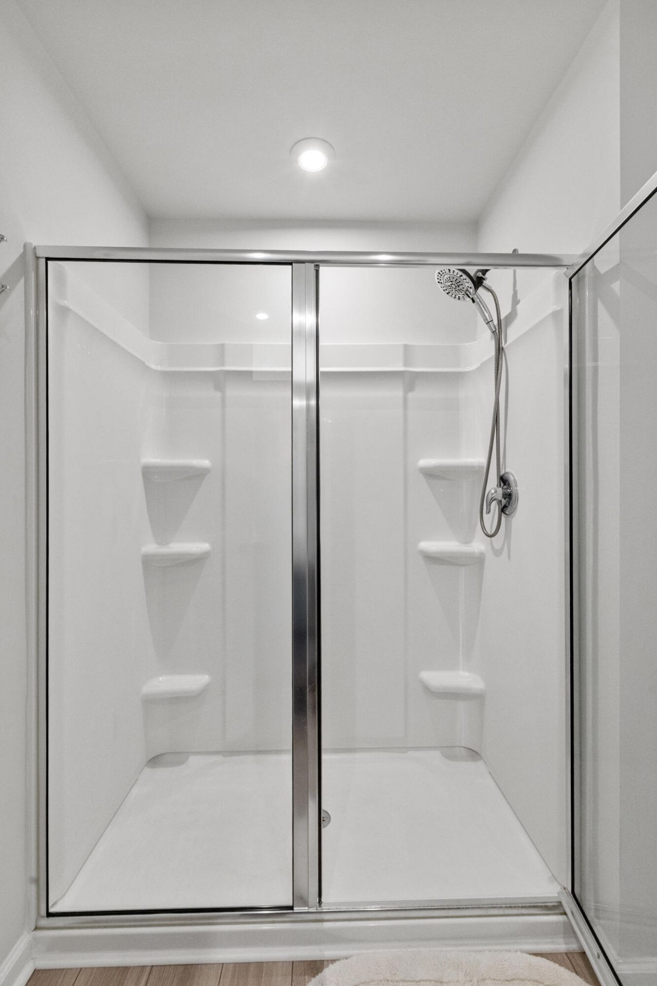 132 Eldridge Street Photo 24