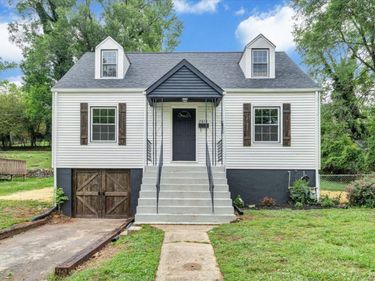 2615 Lansing Drive, Roanoke, VA 24015