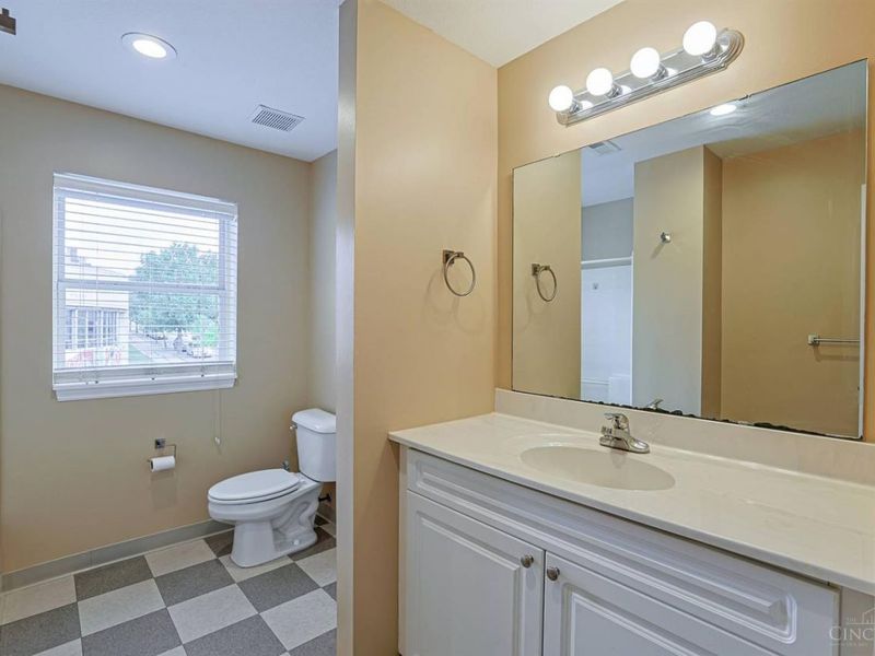 203 E University Avenue, Unit 2A, Cincinnati, OH 45219 Photo 15