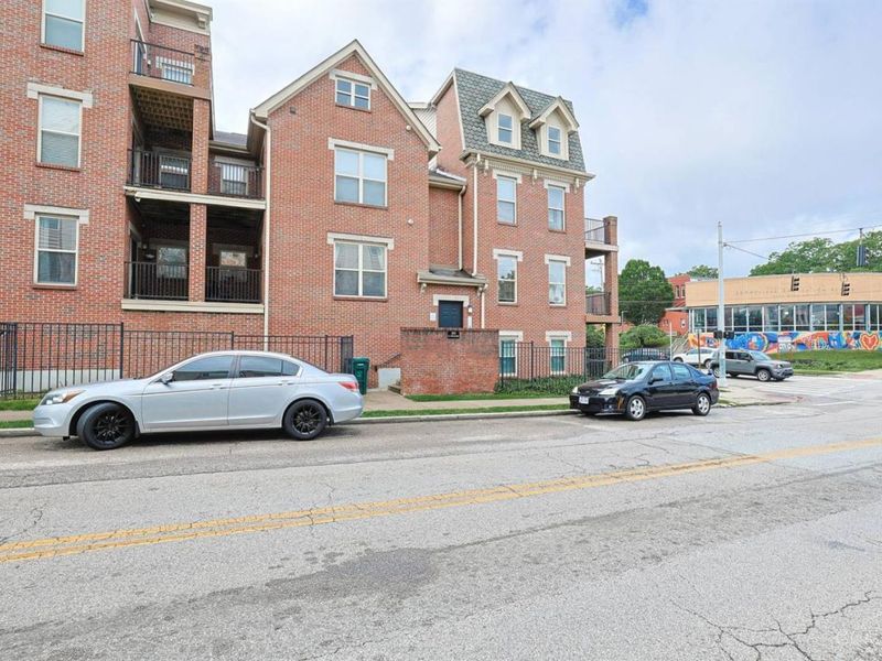 203 E University Avenue, Unit 2A, Cincinnati, OH 45219 Photo 2