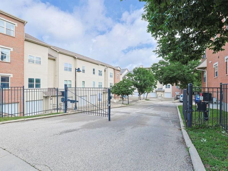 203 E University Avenue, Unit 2A, Cincinnati, OH 45219 Photo 21