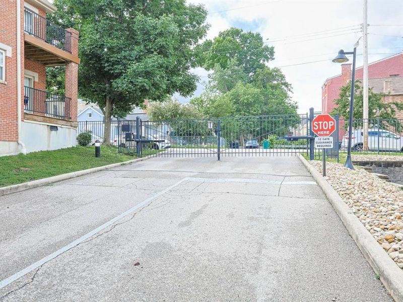 203 E University Avenue, Unit 2A, Cincinnati, OH 45219 Photo 22