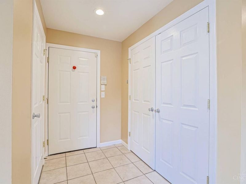 203 E University Avenue, Unit 2A, Cincinnati, OH 45219 Photo 3