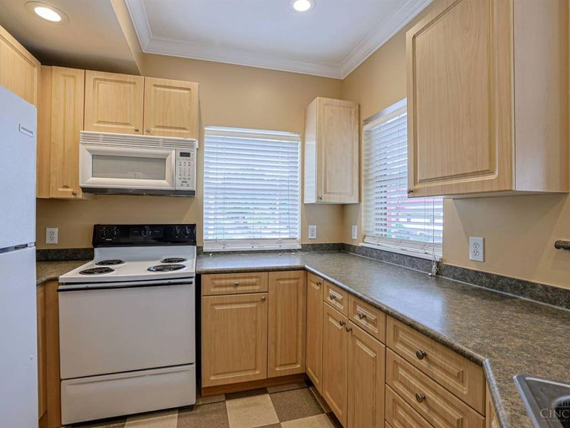 203 E University Avenue, Unit 2A, Cincinnati, OH 45219 Photo 6