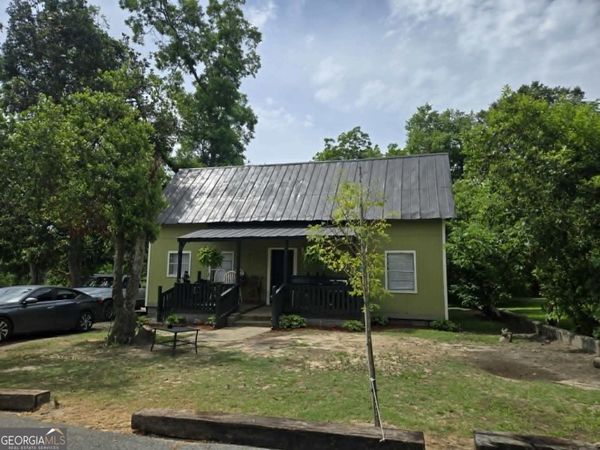 3 E McDuffie Street, Hawkinsville, GA 31036
