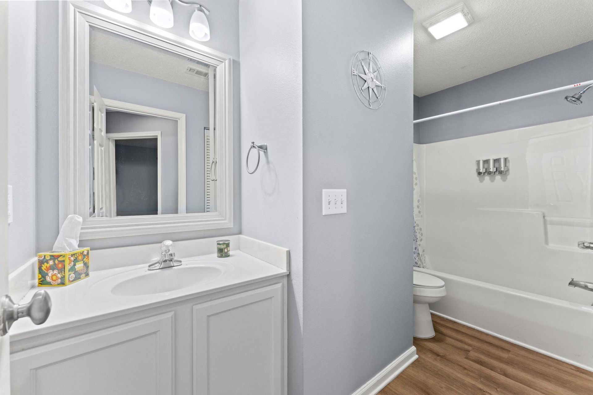 4265 Villas Dr. Photo 10