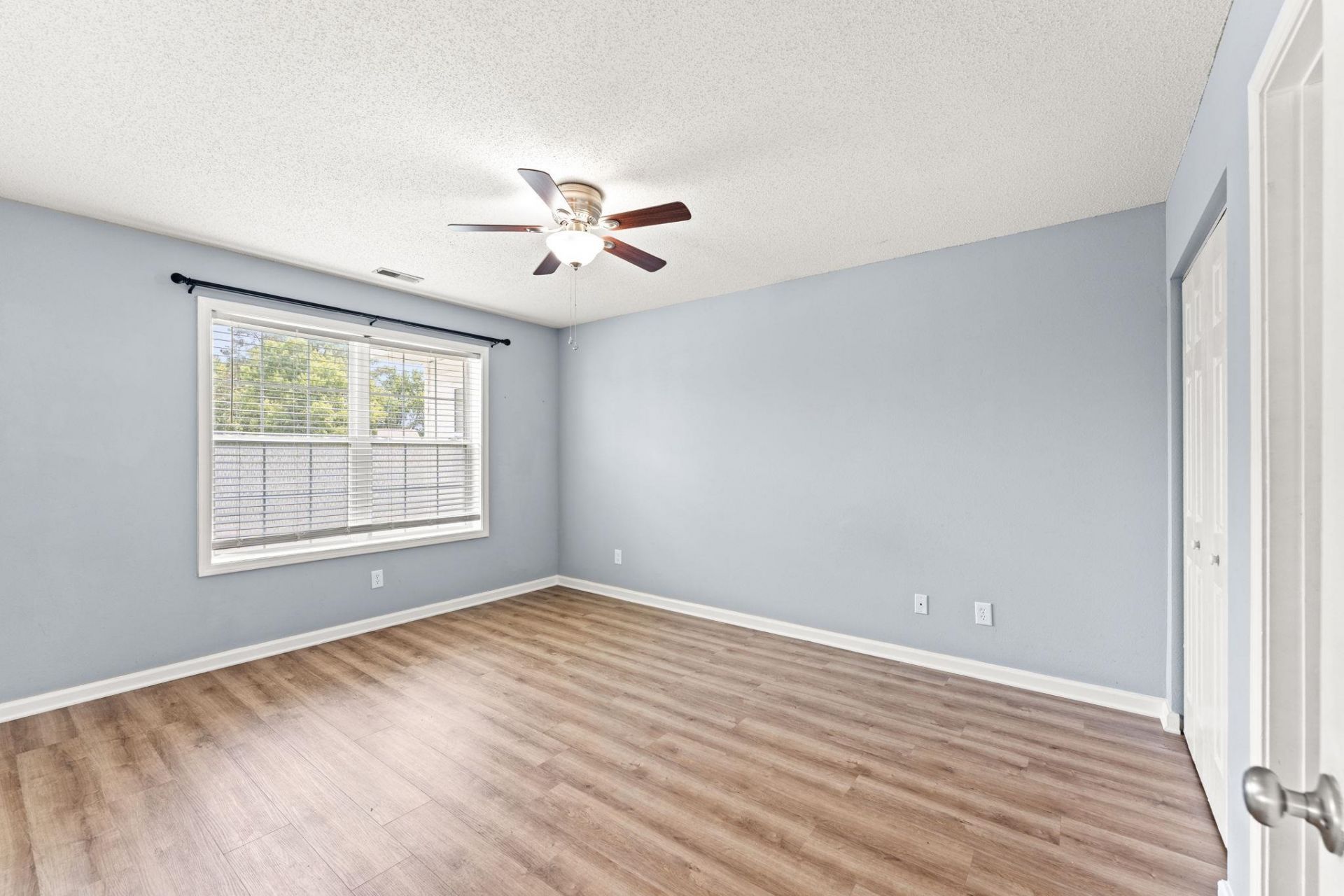 4265 Villas Dr. Photo 11