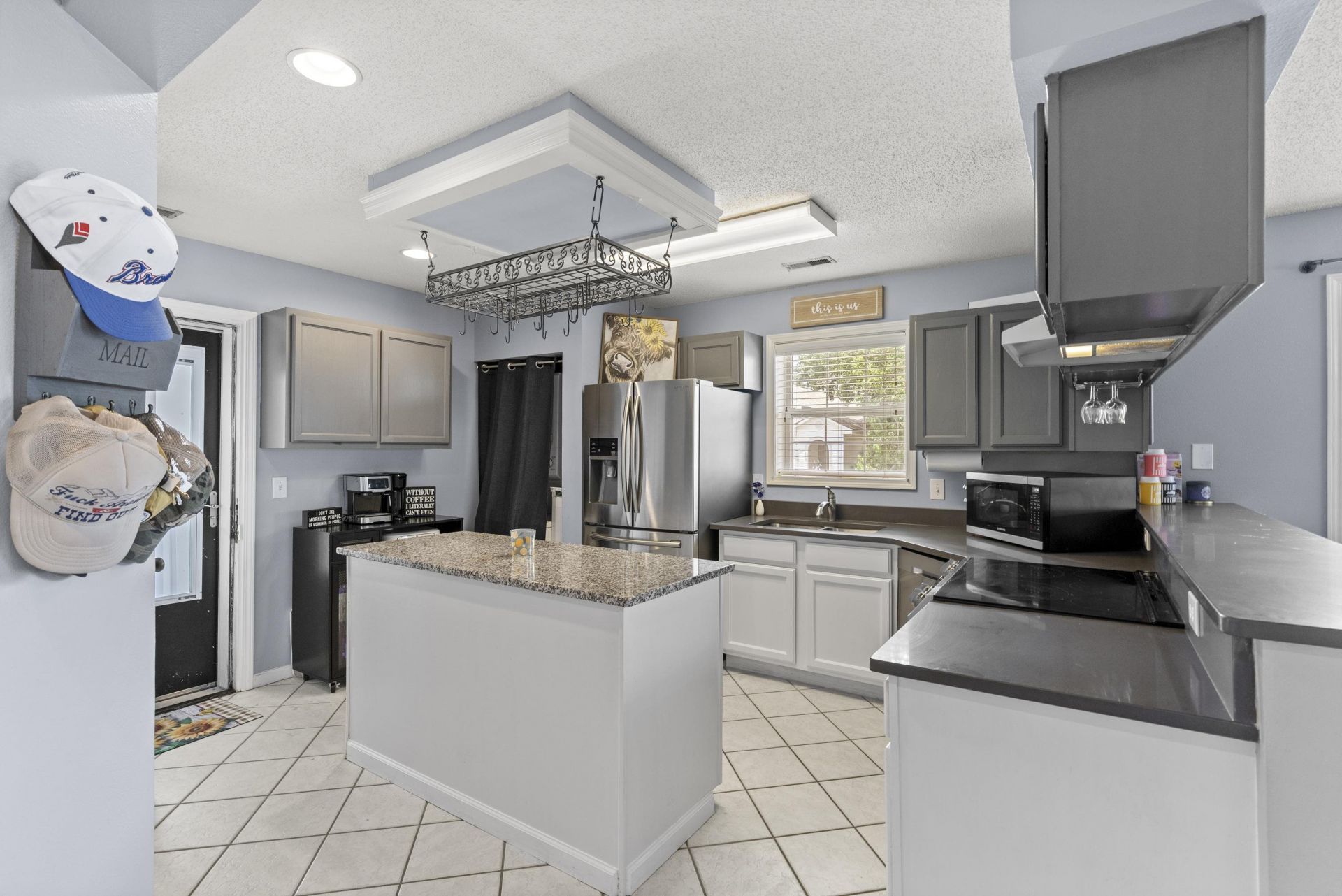 4265 Villa Dr. Photo 4