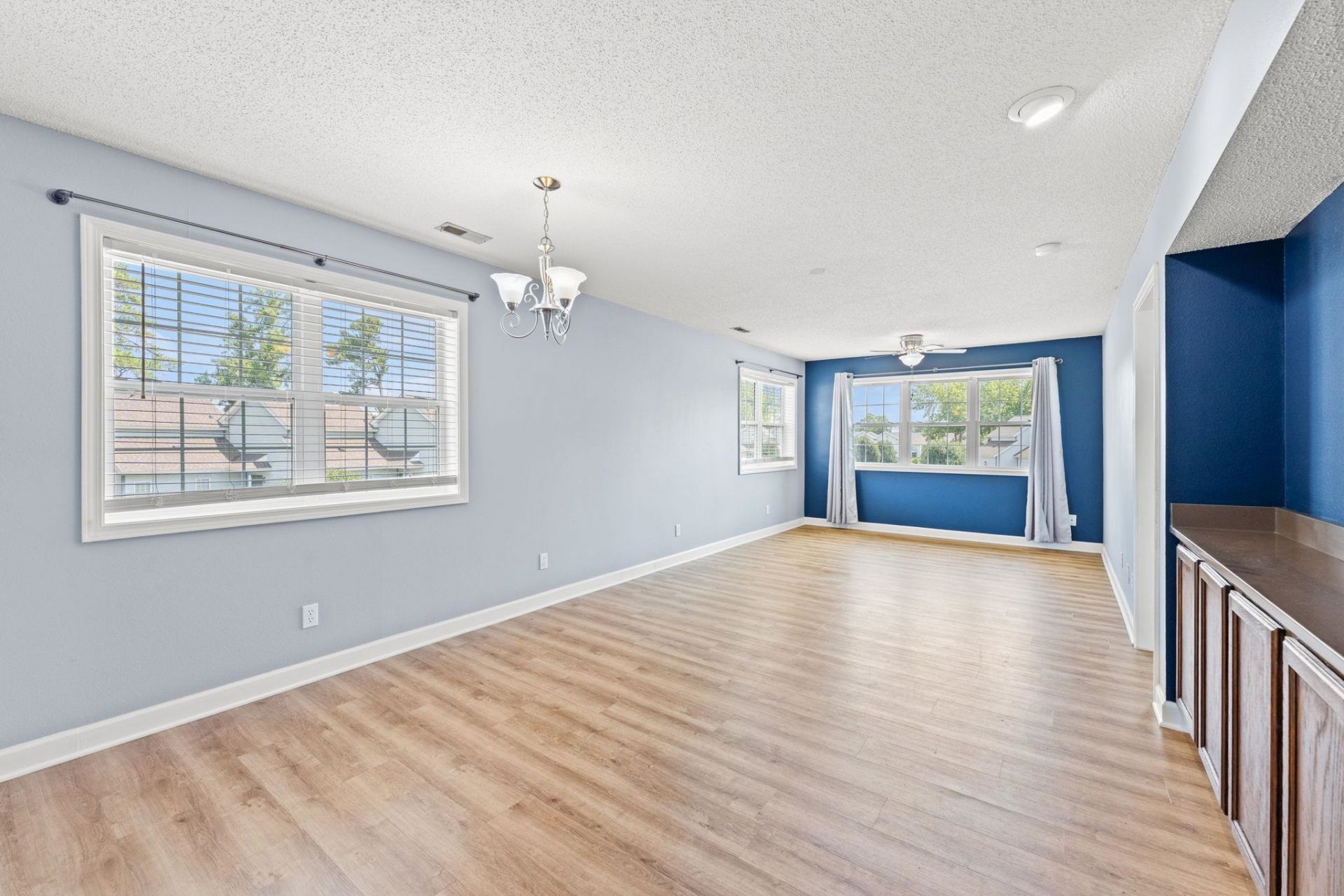 4265 Villas Dr. Photo 4