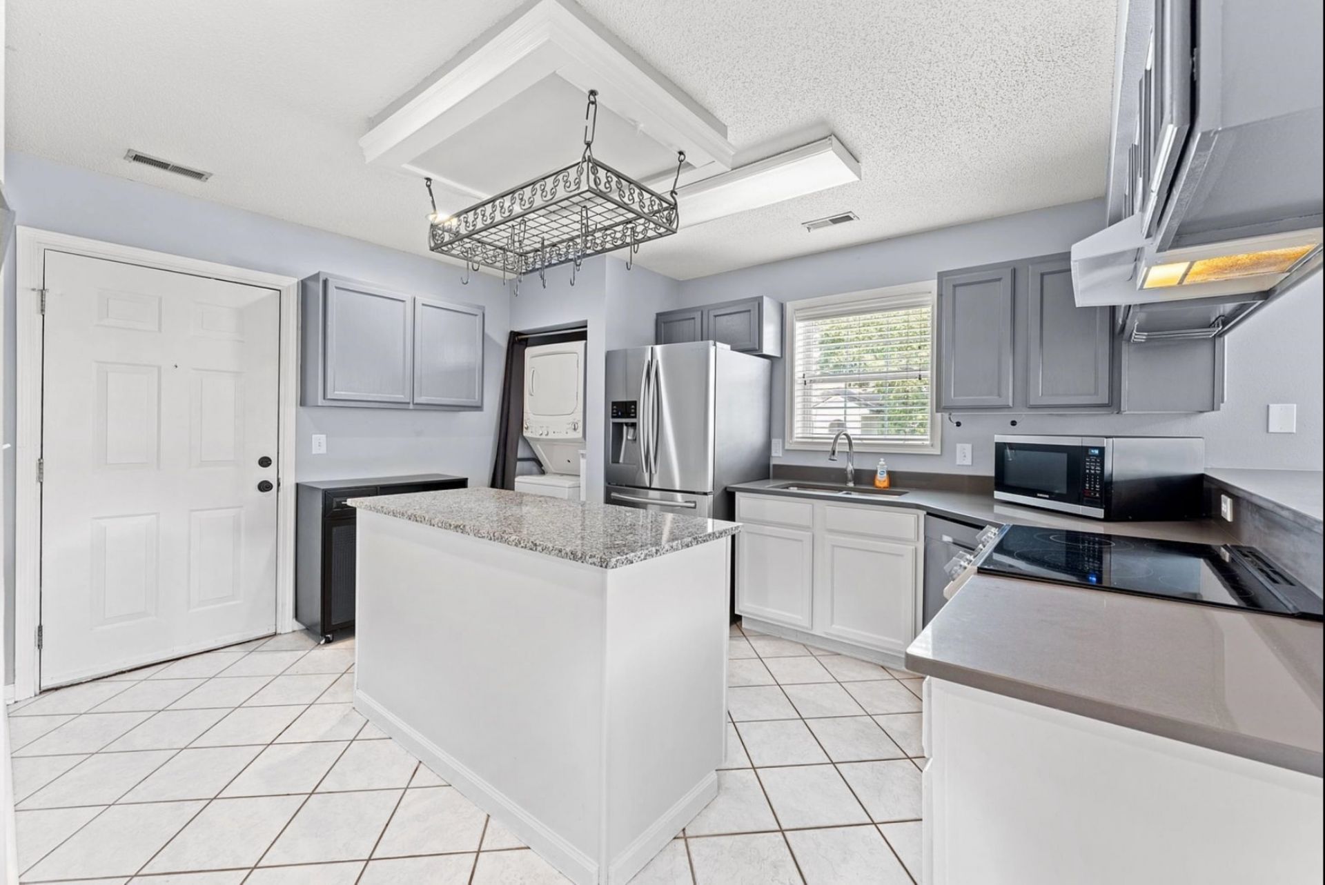 4265 Villas Dr. Photo 7