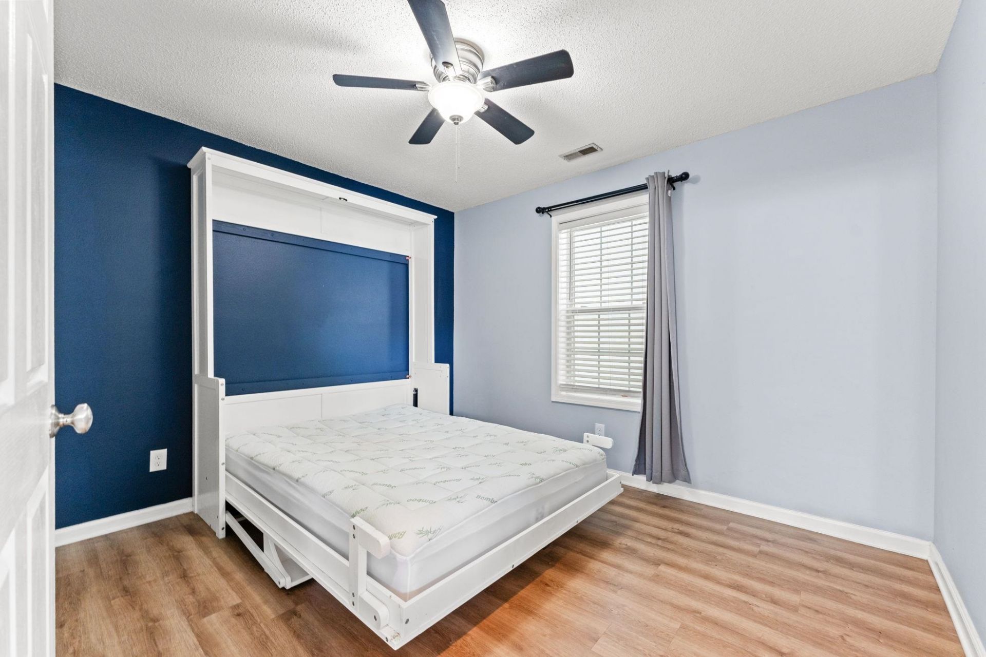 4265 Villas Dr. Photo 9