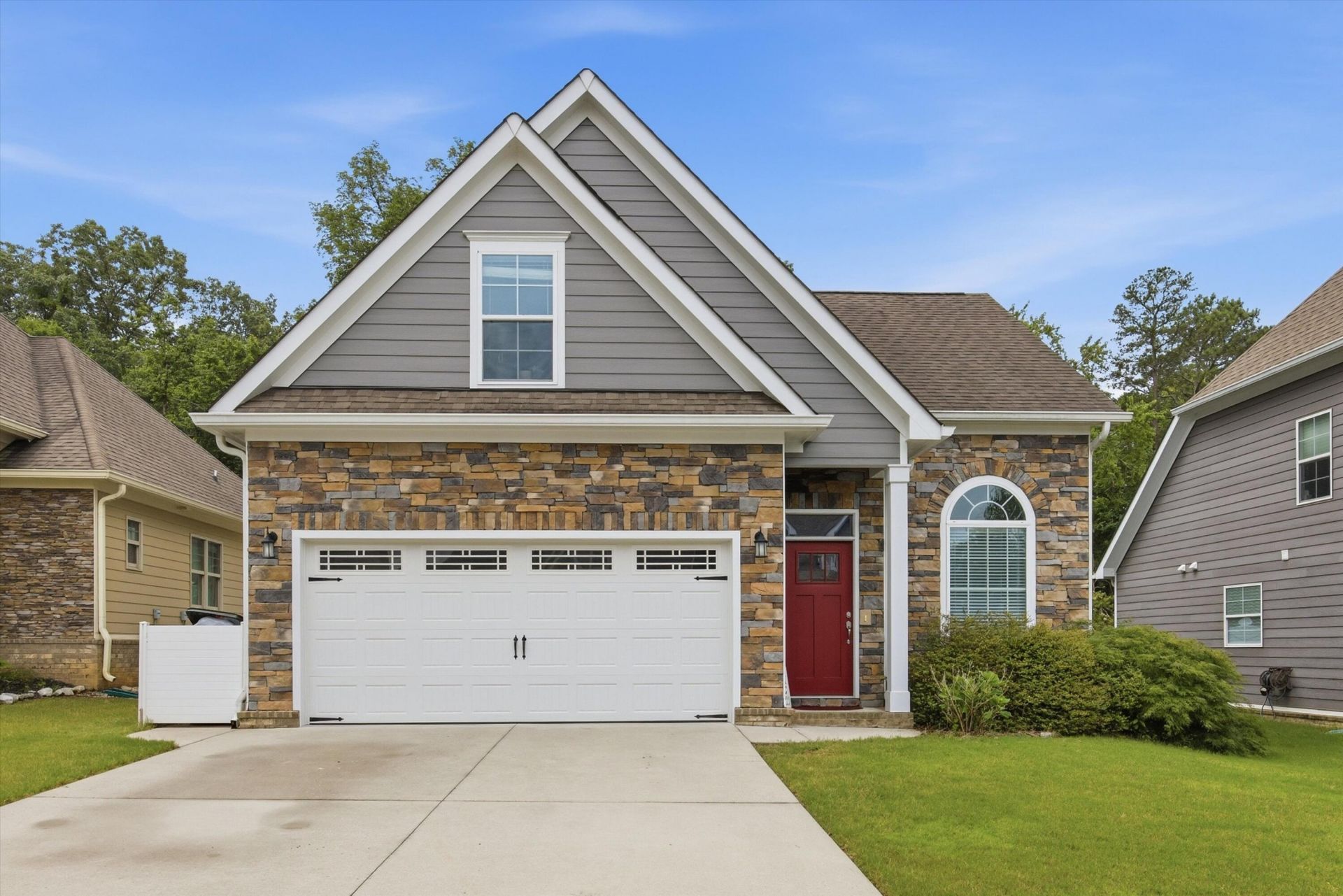 8380 Deer Run Circle, Ooltewah, TN 37363 Main Photo