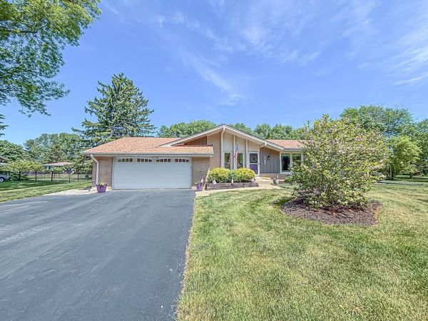 21660 Mayrose BOULEVARD, Brookfield, WI 53045