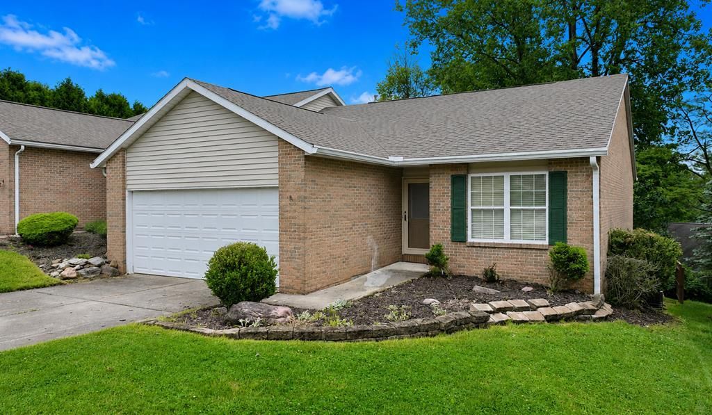 1663 Rippling Brook Dr, Mansfield, OH 44904 Main Photo