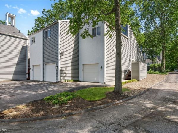1376 Bobby Lane , Unit 32, Westlake, OH 44145