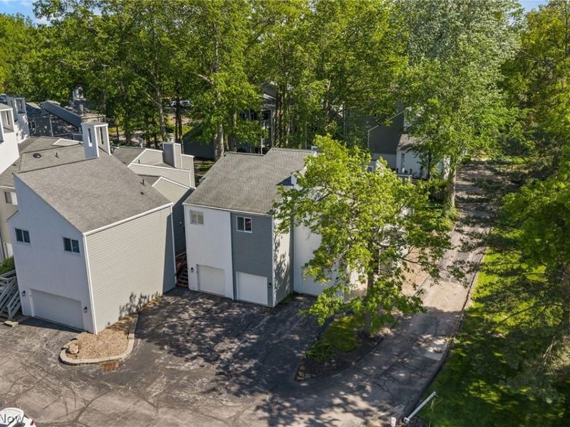 1376 Bobby Lane, Unit 32, Westlake, OH 44145 Photo 2