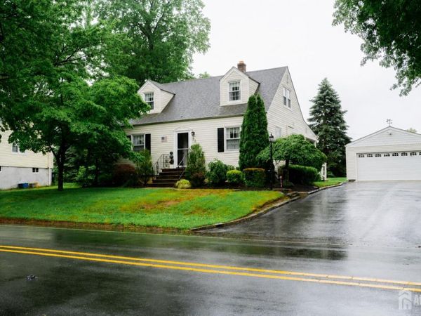 33 Lancaster Road , Colonia, NJ 07067