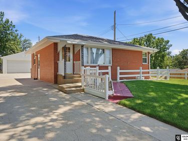 1520 N 61st Street , Lincoln, NE 68505