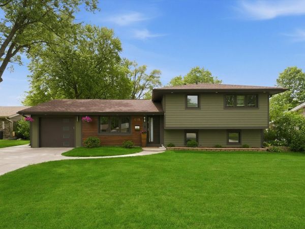619 W Weathersfield Way , Schaumburg, IL 60193